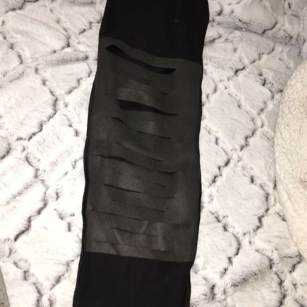NEW Pink Ultimate high waisted ripped legging - Picture 3 of 3